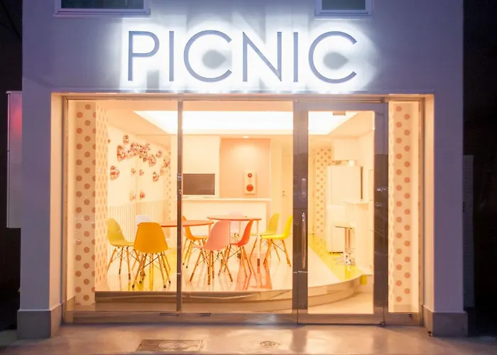 Picnic Hostel Osaka